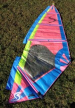 Superlite Convertible - Simmer Style Hawaii... 5 words say it all. This cute 3.0 Mylar colibri has arrived from our friend and supporter Guy Baillie. Thank you once more Guy * Simmer Style Hawaii 3.0. Nejmenší dospělá plachta a určitě jedna z nejhezčích. Tato krasavice do sbírky putovala z Havaje přes Švýcarsko