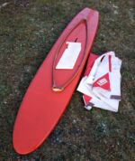 The Last Acquisition of 2020. 70's kid's wooden boom with homemade Ten Cate Windsurfer copy and 80's Fatran regatta Sail. * Dětské ráhno, oplachtěné prkno ze stavebnice NOE (Náchodsko, konec 70.let) a plachta Fatran Rožumberok (~1985). V jednoduchosti je krása. Krása je v detailu